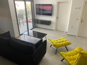 Best new! Luxury apartment in Holon for 11 people